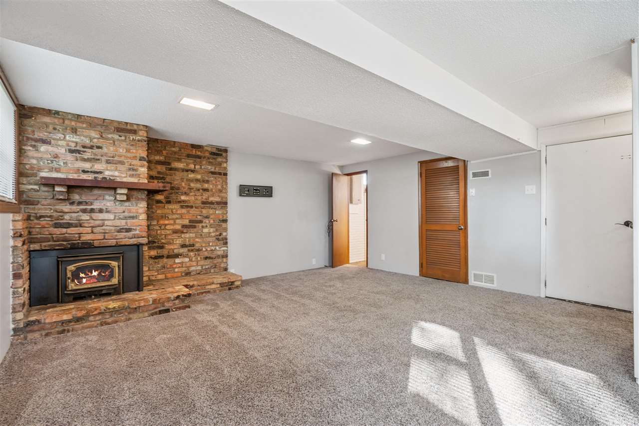 3108 Huxley Lane Cedar Rapids IA 52404