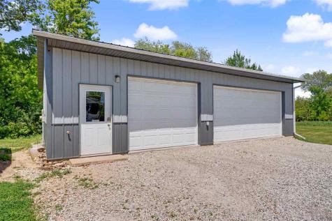 7850 20th Avenue Blairstown IA 52209