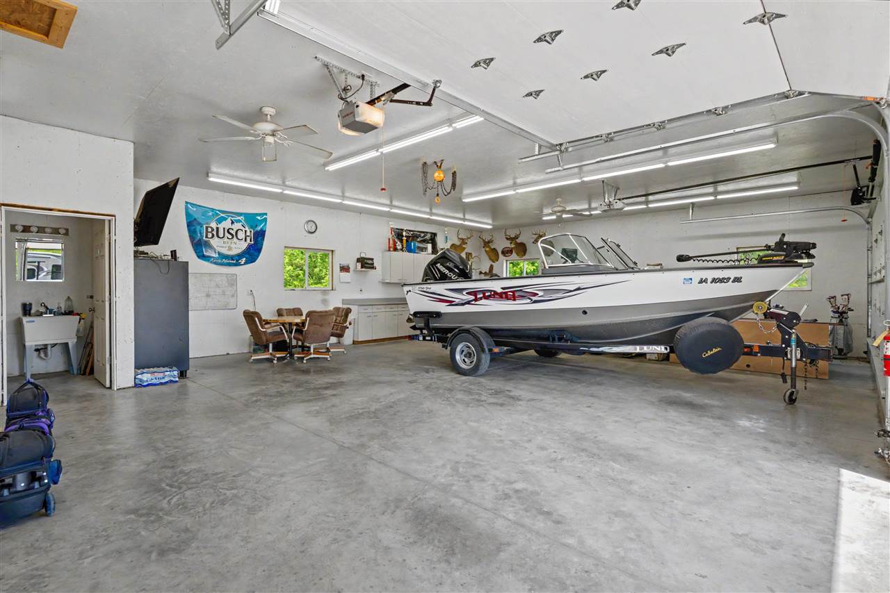 7850 20th Avenue Blairstown IA 52209