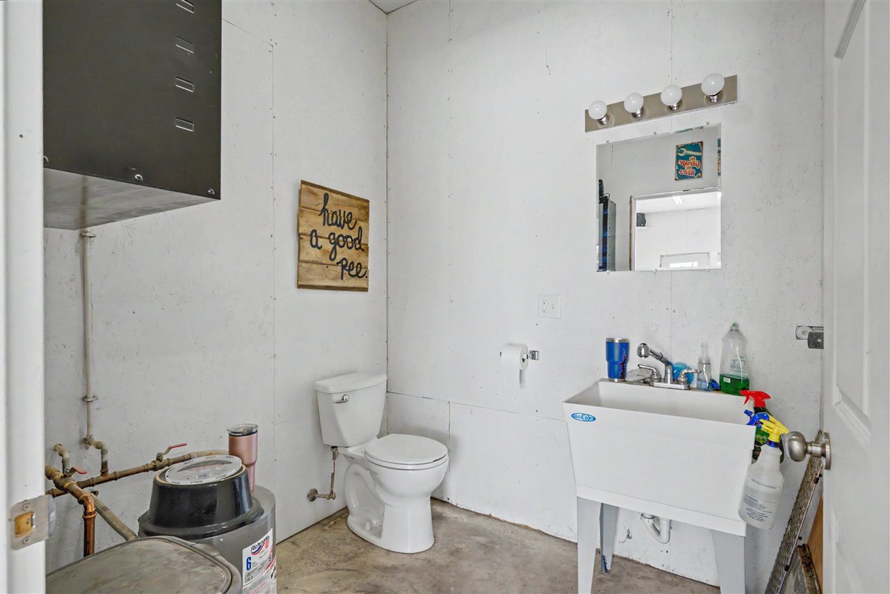 7850 20th Avenue Blairstown IA 52209