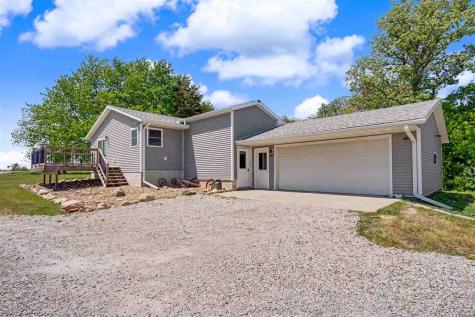 7850 20th Avenue Blairstown IA 52209