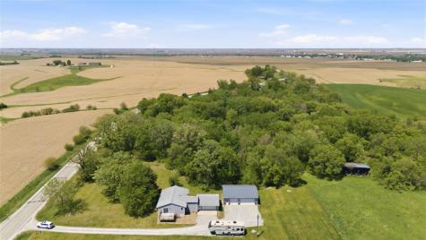 7850 20th Avenue Blairstown IA 52209