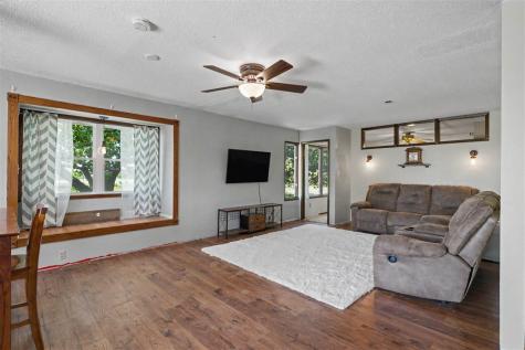 7850 20th Avenue Blairstown IA 52209