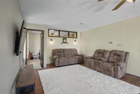 7850 20th Avenue Blairstown IA 52209