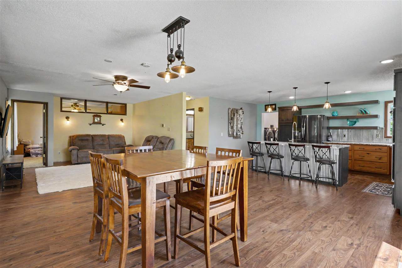 7850 20th Avenue Blairstown IA 52209