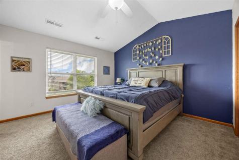 1572 Vandello Circle North Liberty IA 52317
