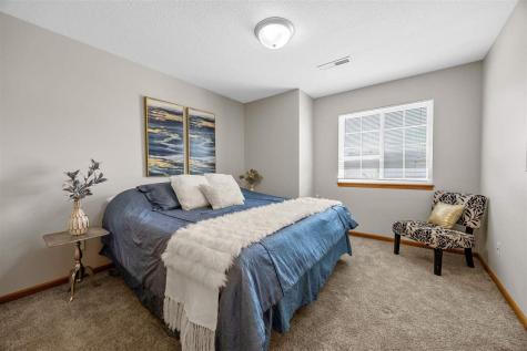 1572 Vandello Circle North Liberty IA 52317