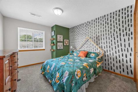 1572 Vandello Circle North Liberty IA 52317