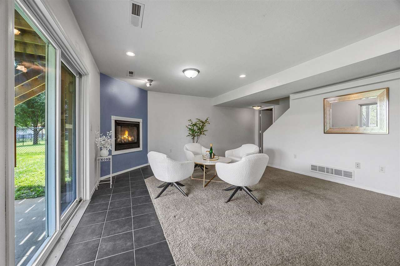 1572 Vandello Circle North Liberty IA 52317