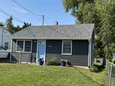 1312 Wilson Avenue Cedar Rapids IA 52404