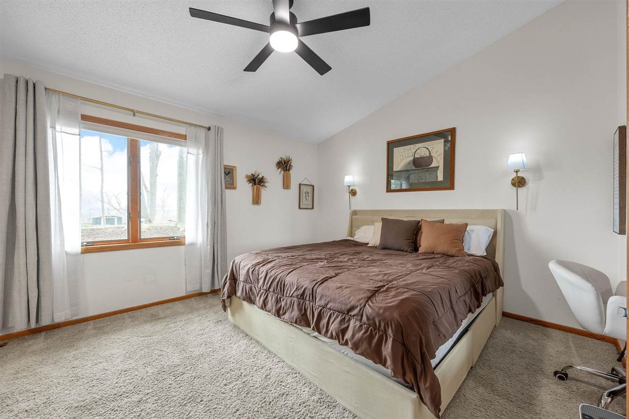 1708 Whitters Way NW Cedar Rapids IA 52405