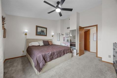 1708 Whitters Way NW Cedar Rapids IA 52405