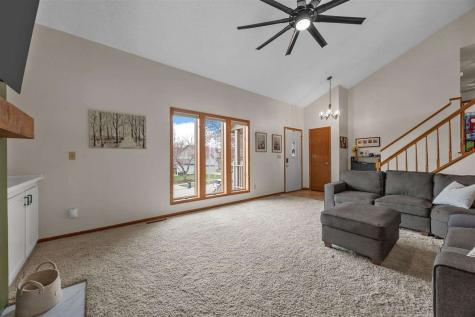 1708 Whitters Way NW Cedar Rapids IA 52405