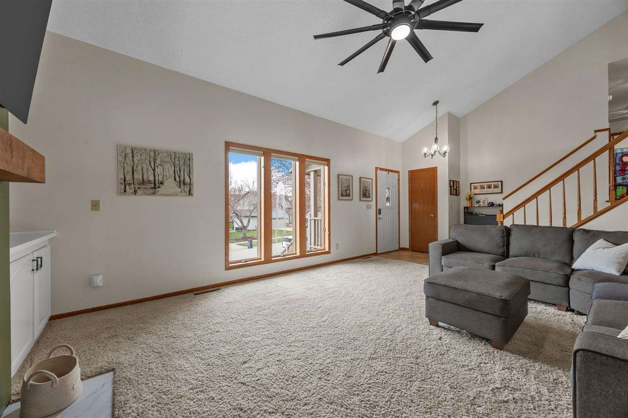 1708 Whitters Way NW Cedar Rapids IA 52405