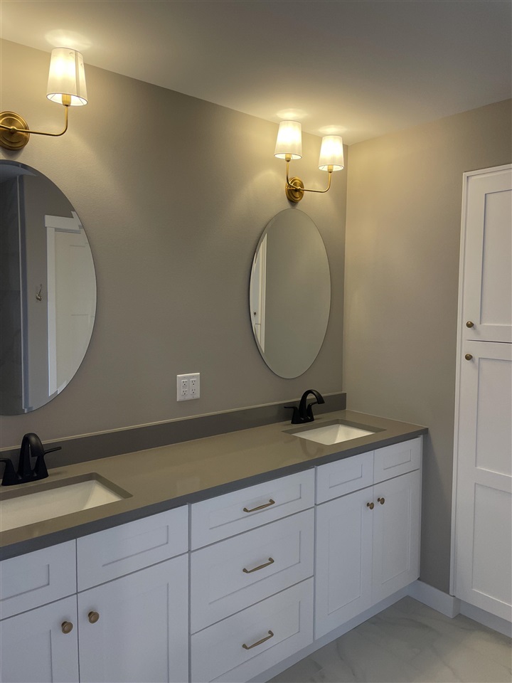 242 Chadwick Lane Iowa City IA 52245