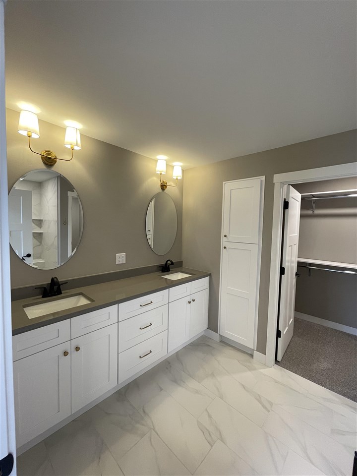 242 Chadwick Lane Iowa City IA 52245