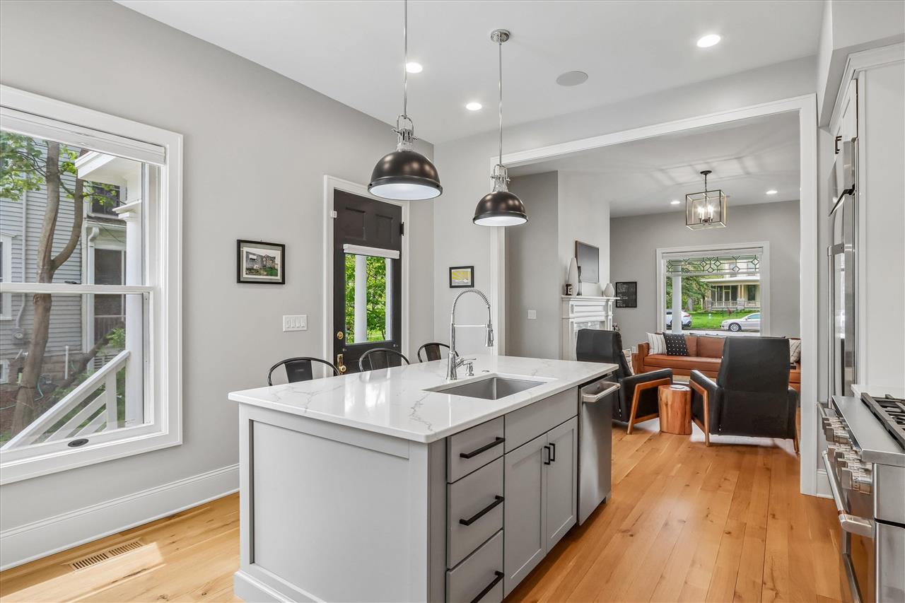 424 S Summit Iowa City IA 52240