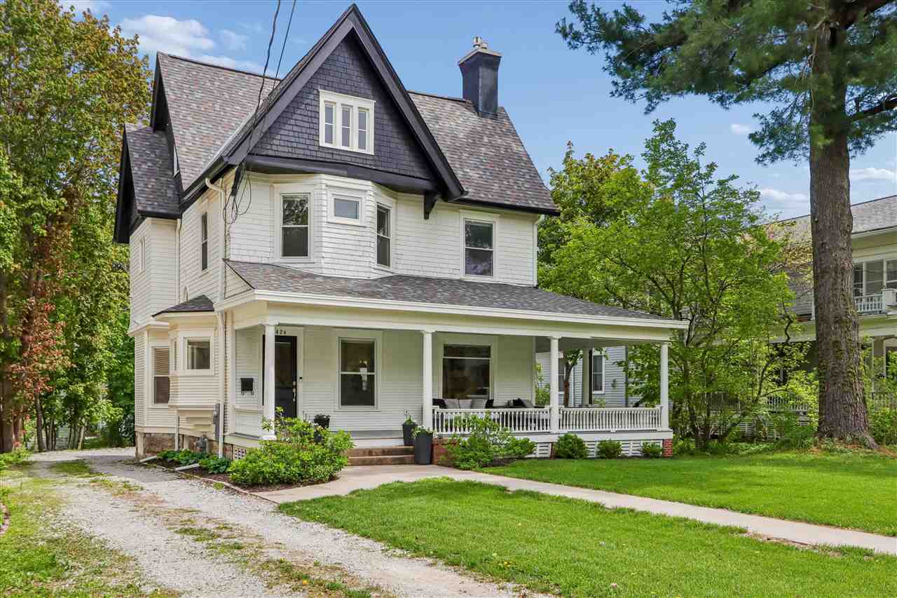 424 S Summit Iowa City IA 52240