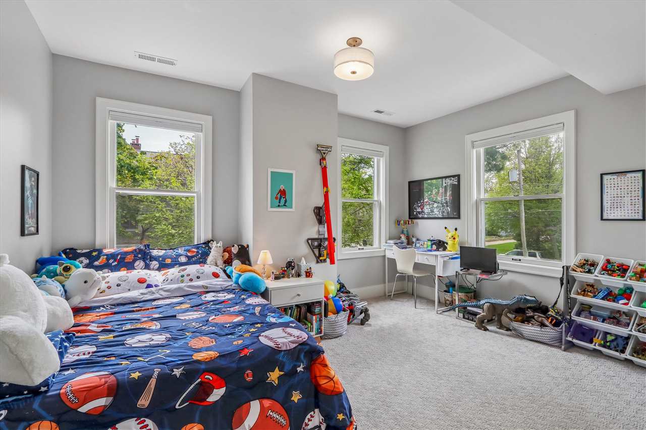 424 S Summit Iowa City IA 52240