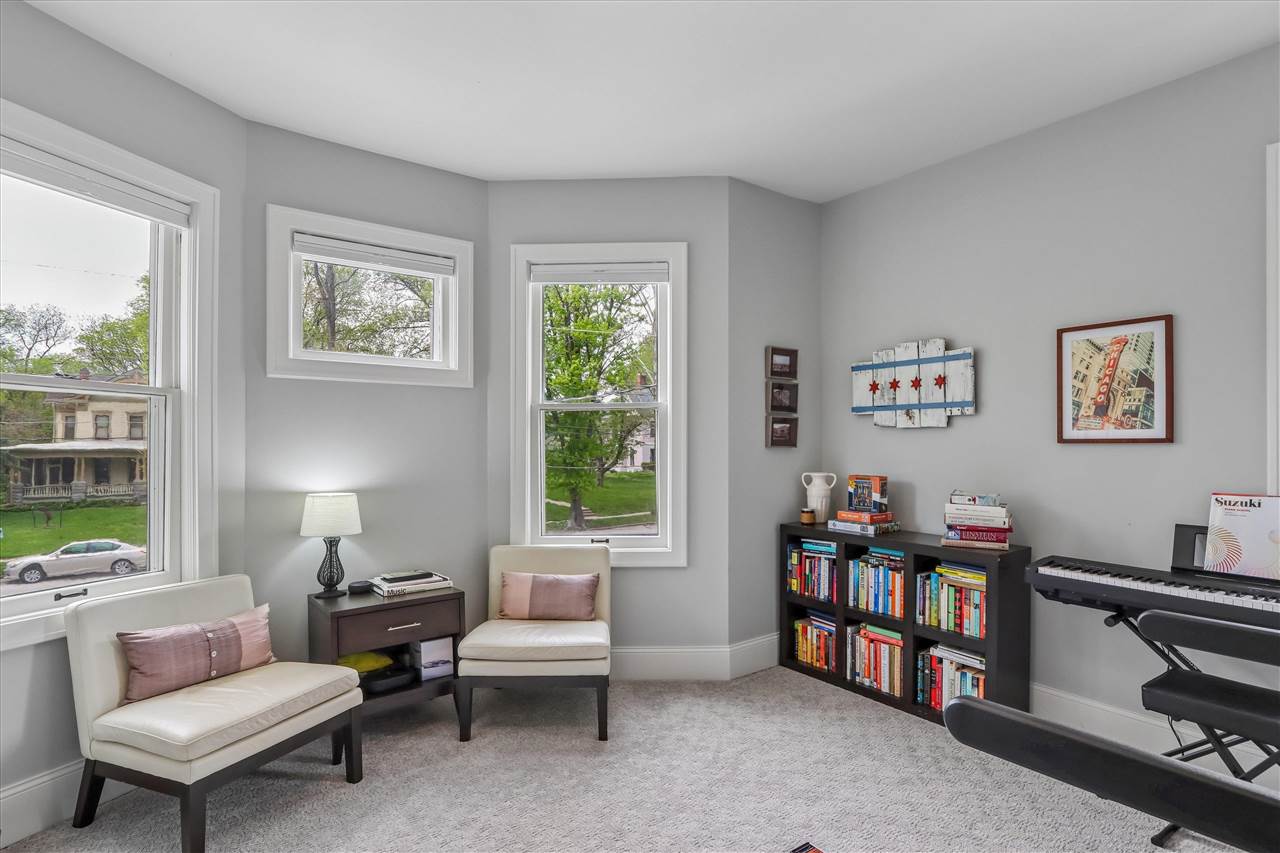 424 S Summit Iowa City IA 52240