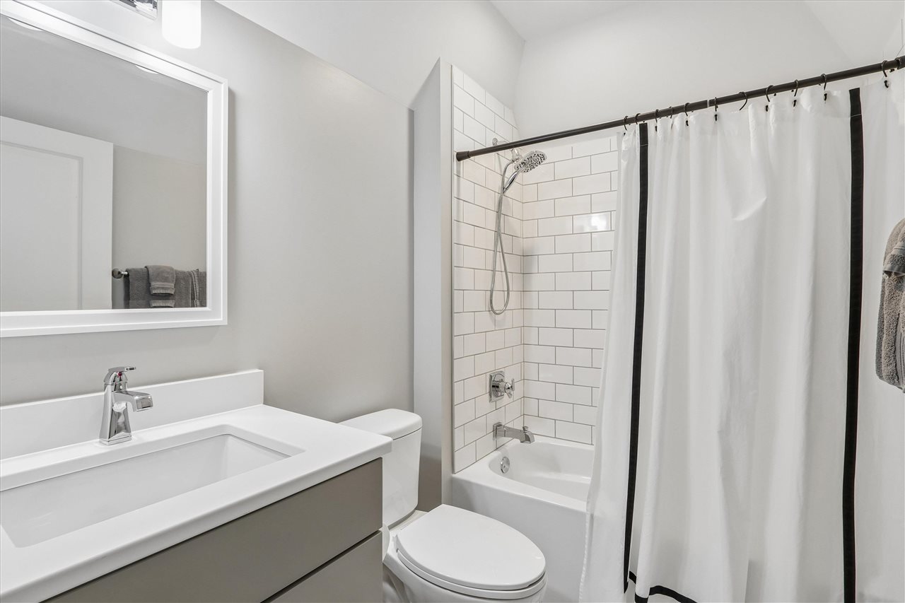 424 S Summit Iowa City IA 52240