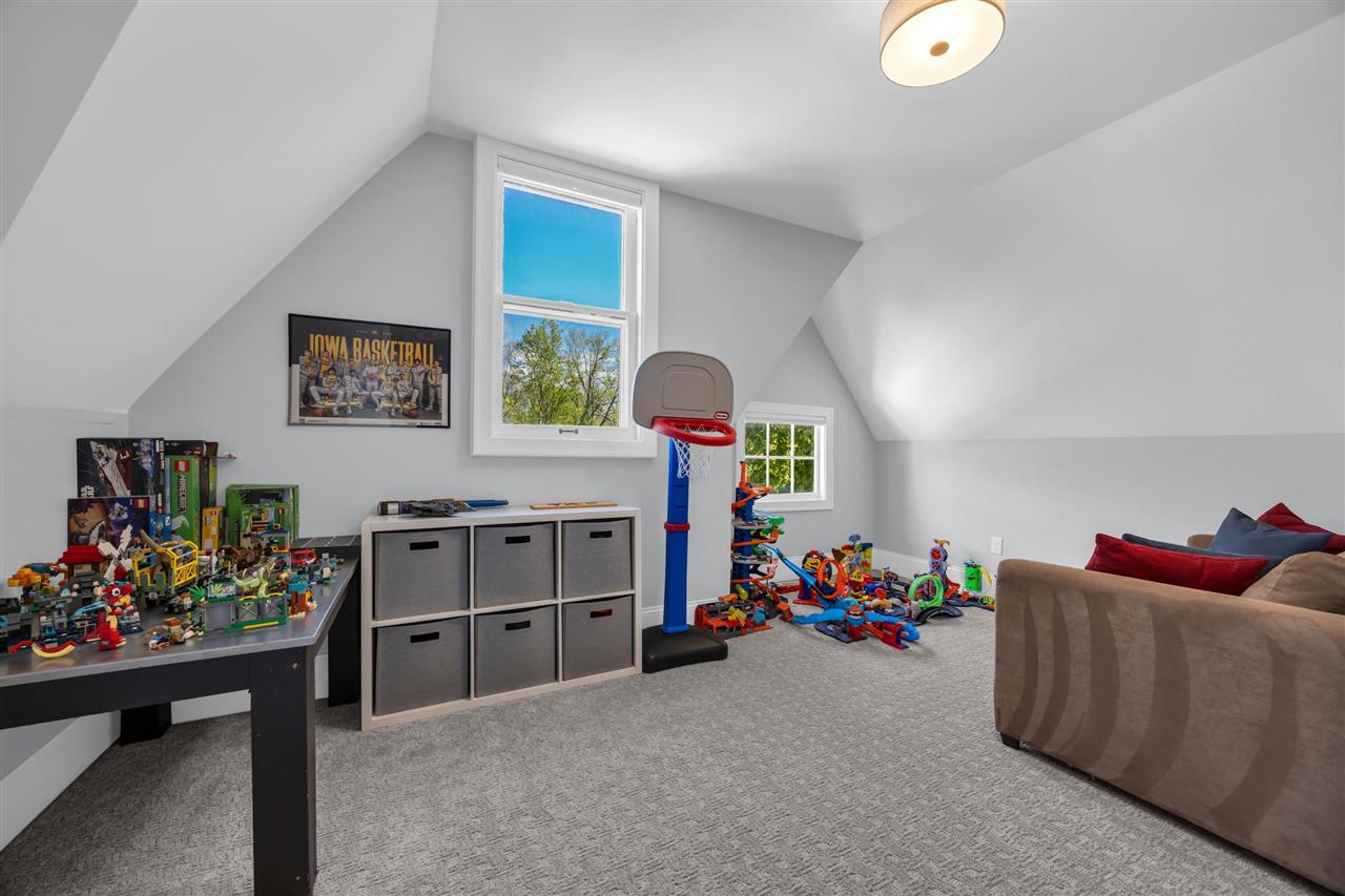 424 S Summit Iowa City IA 52240