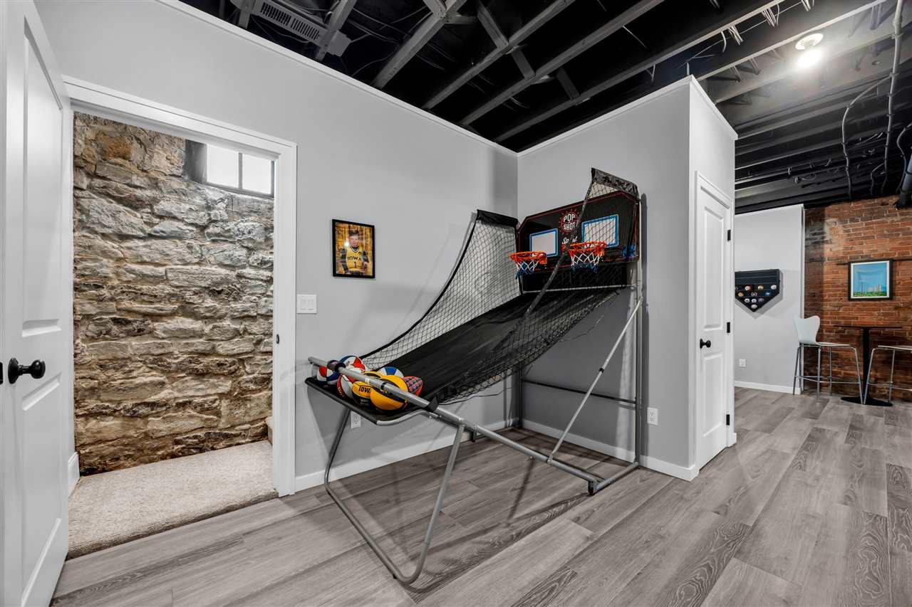 424 S Summit Iowa City IA 52240