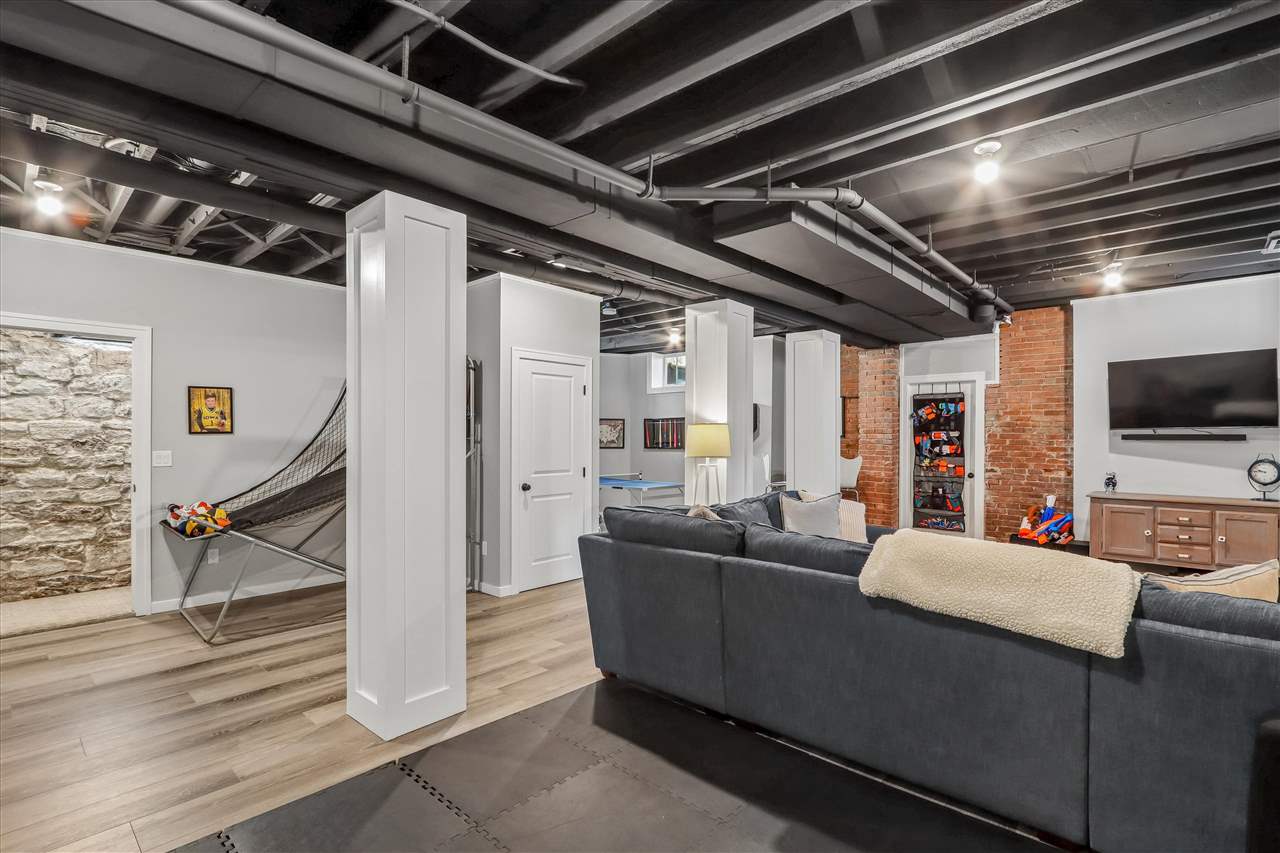 424 S Summit Iowa City IA 52240
