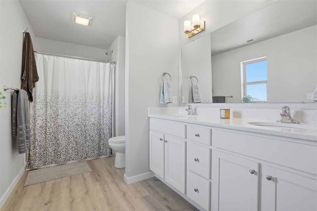 1142 Leann Circle North Liberty IA 52317