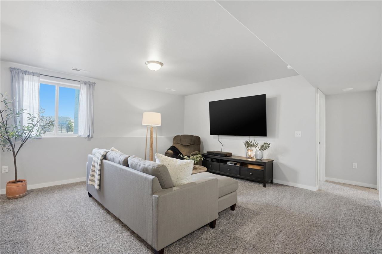 1142 Leann Circle North Liberty IA 52317
