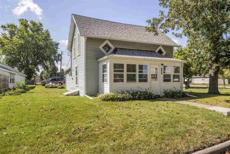 1205 E 3rd Street Washington IA 52353