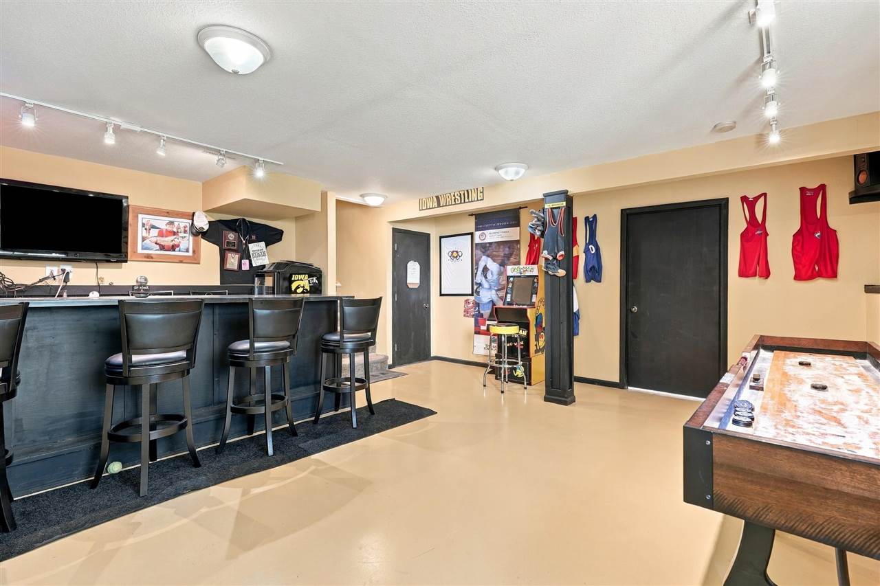 1436 Dickenson Lane Iowa City IA 52240