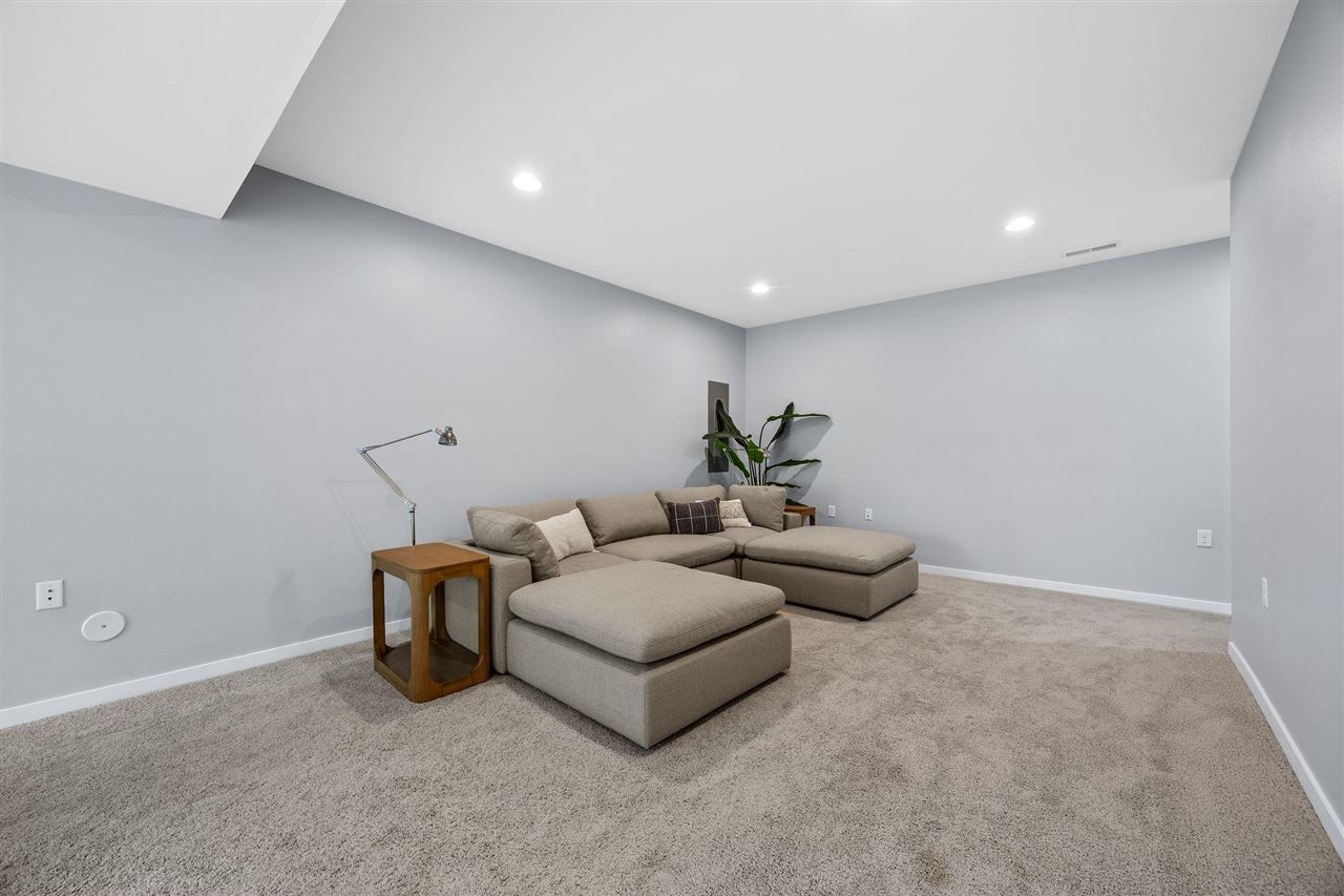 1148 Ryan Circle Coralville IA 52241