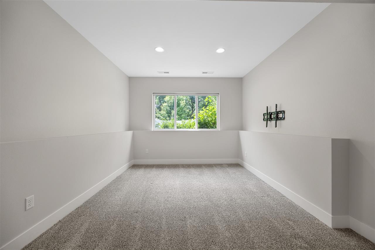 1326 High Country Road Coralville IA 52241