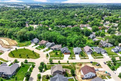1326 High Country Road Coralville IA 52241