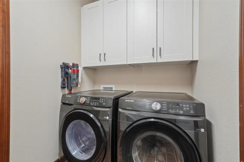 716 NE Tiburan Lane Cedar Rapids IA 52402