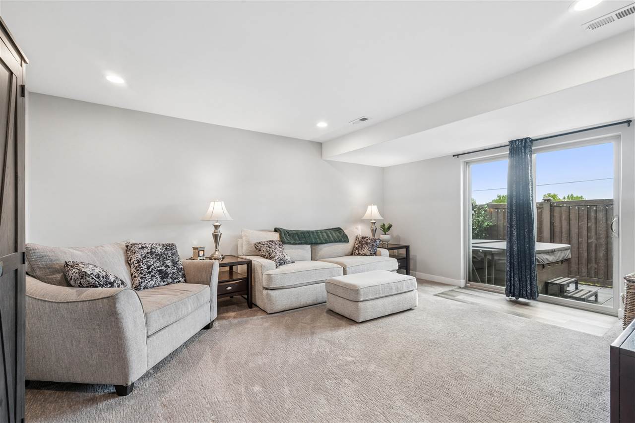 905 Carl Court Solon IA 52333