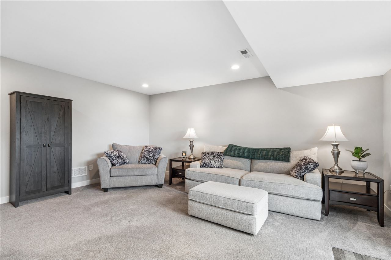 905 Carl Court Solon IA 52333