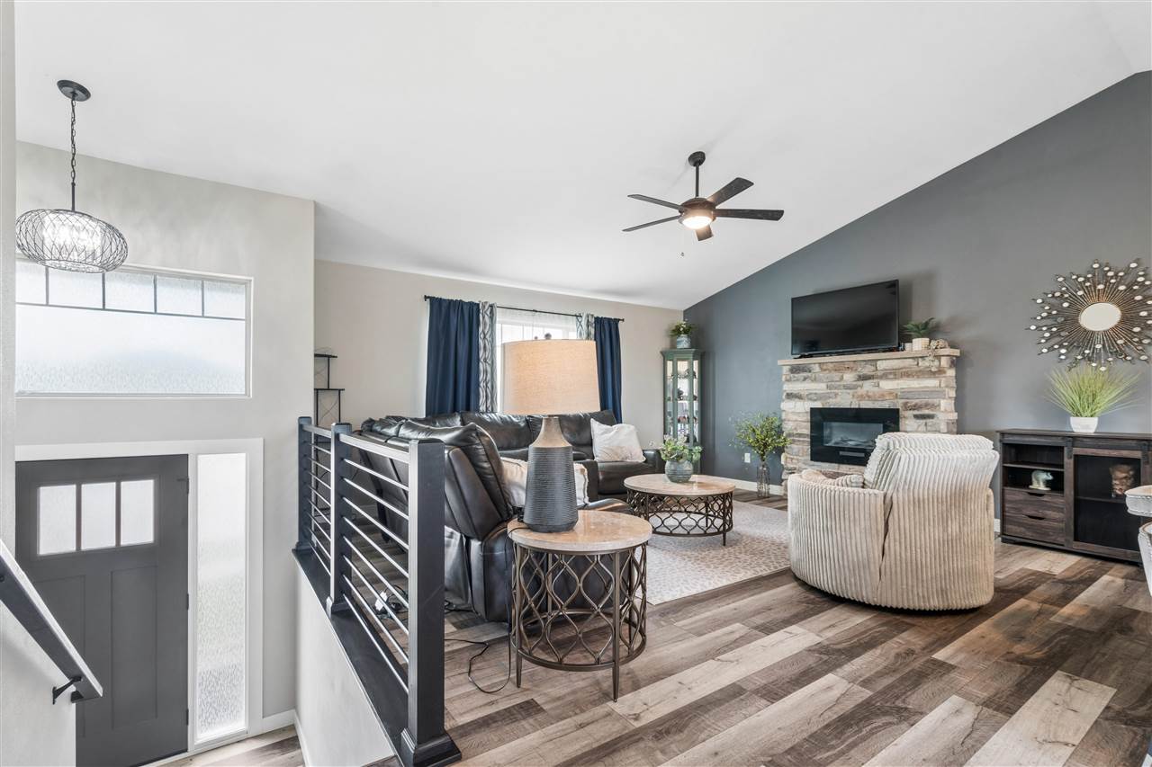 905 Carl Court Solon IA 52333