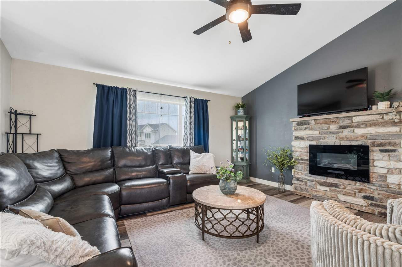 905 Carl Court Solon IA 52333