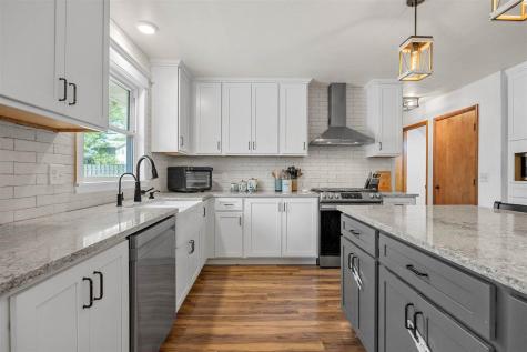 809 8th Street Kalona IA 52247