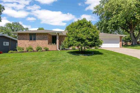 809 8th Street Kalona IA 52247