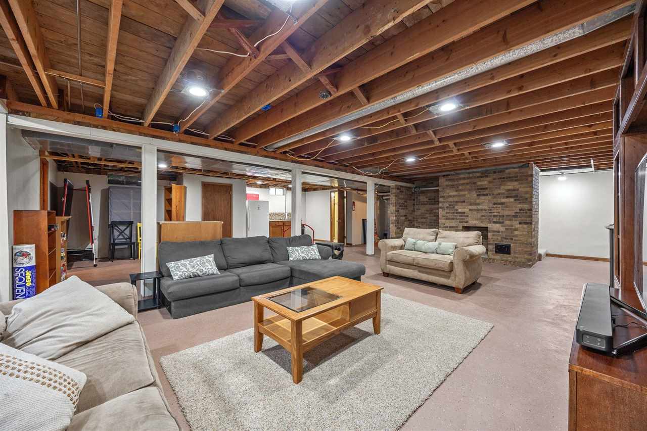 809 8th Street Kalona IA 52247