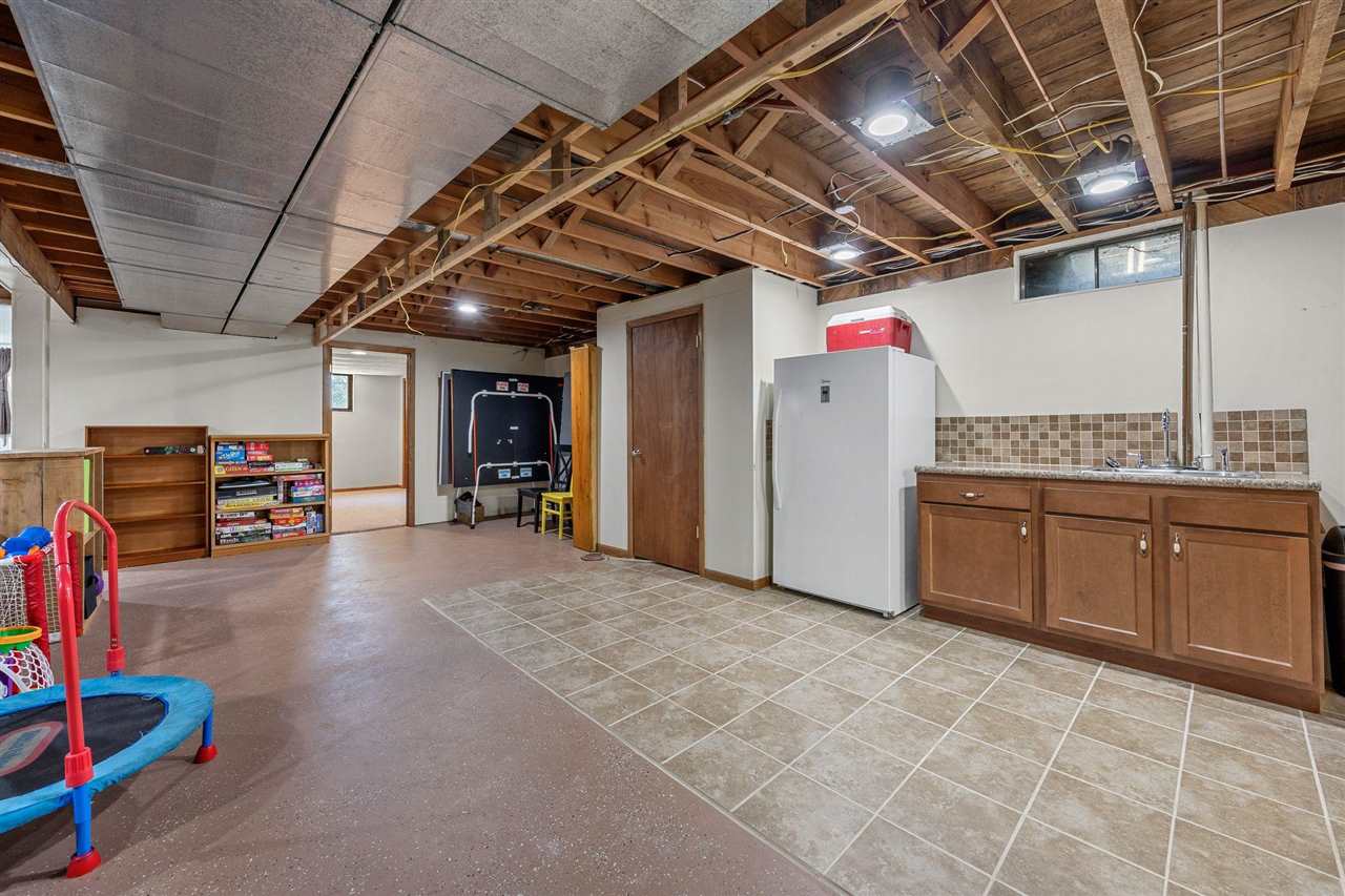 809 8th Street Kalona IA 52247