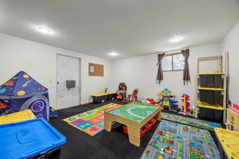 809 8th Street Kalona IA 52247