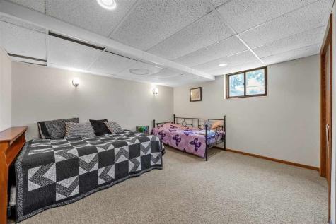 809 8th Street Kalona IA 52247