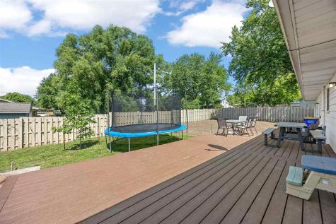 809 8th Street Kalona IA 52247