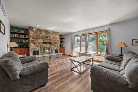 809 8th Street Kalona IA 52247