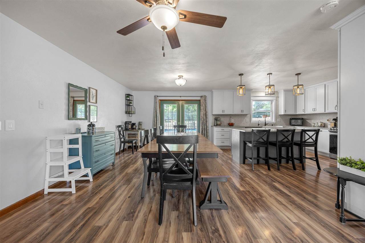 809 8th Street Kalona IA 52247