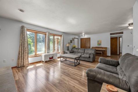 809 8th Street Kalona IA 52247